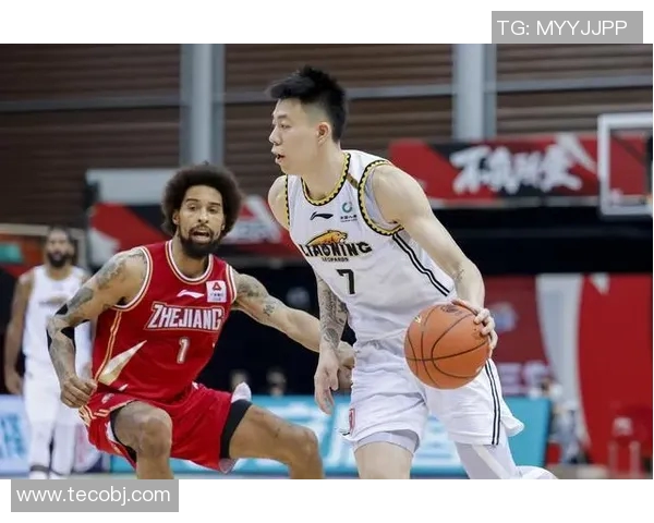 重庆篮球队与南京篮球队赛后复盘分析双方状态及表现对比