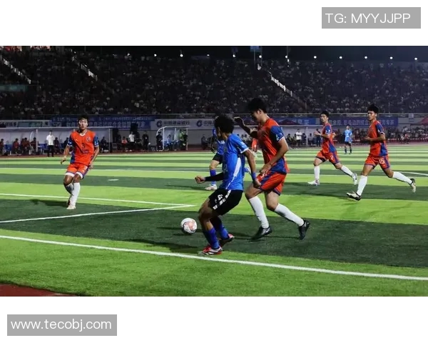 拿茶壶的足球明星如何在绿茵场上展现独特魅力与风采 拿茶壶的足球明星如何在绿茵场上展现独特魅力与风采