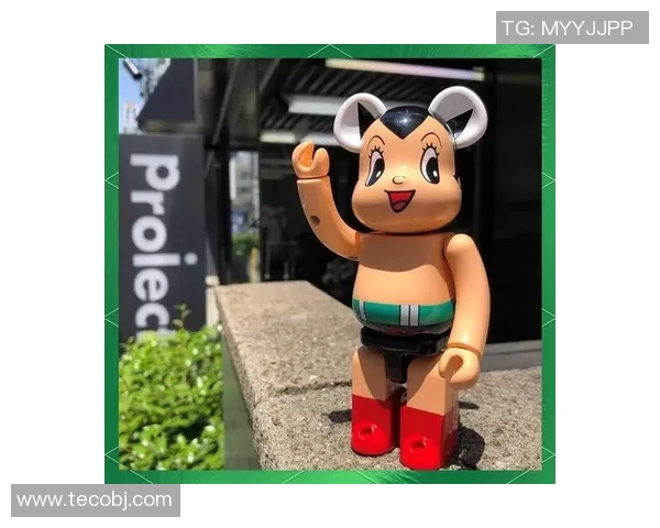 石膏娃娃小熊足球明星的奇幻冒险之旅与梦想追逐