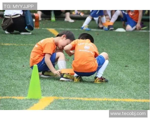 足球明星们的亲子时光:带娃趣事与温馨瞬间大揭秘 足球明星们的亲子时光:带娃趣事与温馨瞬间大揭秘