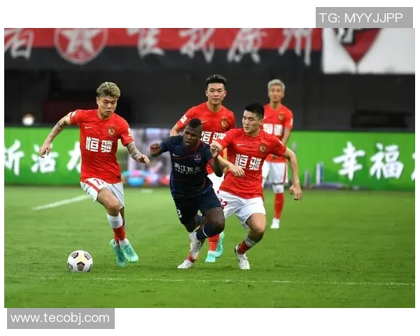 广州足球队近期状态全面解析与对比分析 广州足球队近期状态全面解析与对比分析