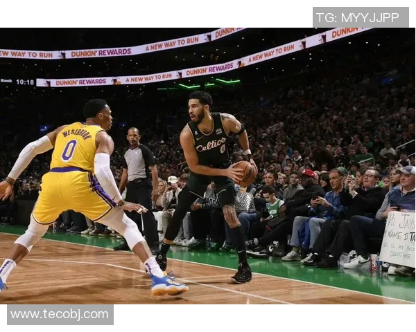 成都篮球队防守策略全解析：如何在比赛中提升防守效率与团队协作